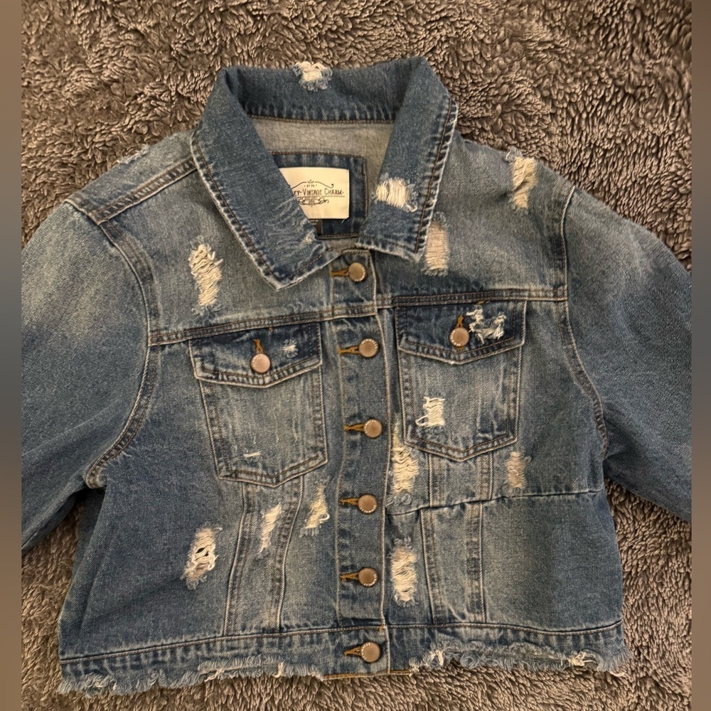 ASHLEY VINTAGE CHARM Distressed Cropped Denim Jacket - Picture 12 of 12